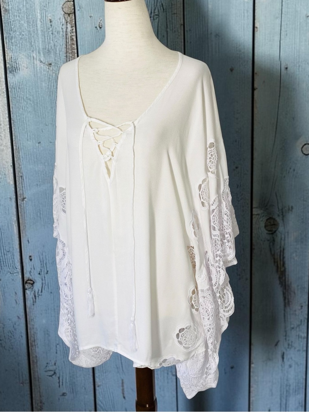 COLLEEN LOPEZ White Eyelet Crochet Lace Top